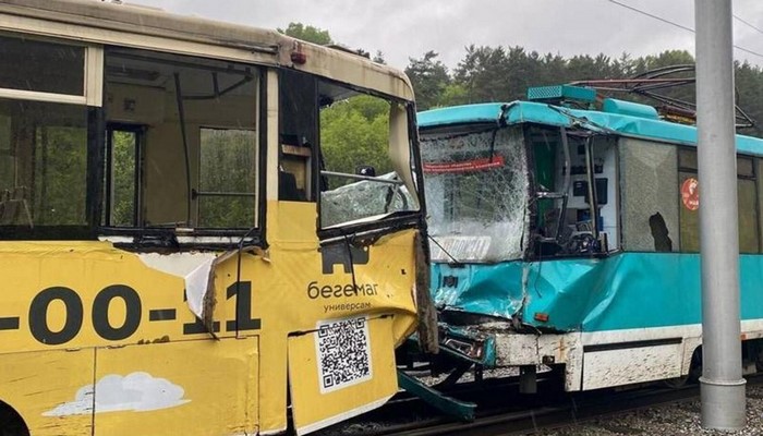 Rusiyada iki tramvayın toqquşması nəticəsində yaralananların sayı 100-ü ötüb