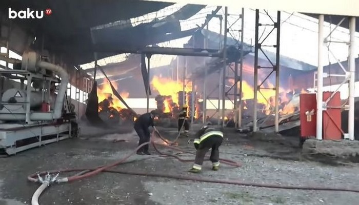 Tərtərin pambıq zavodunda düşmən atəşi nəticəsində başlayan yanğın davam edir