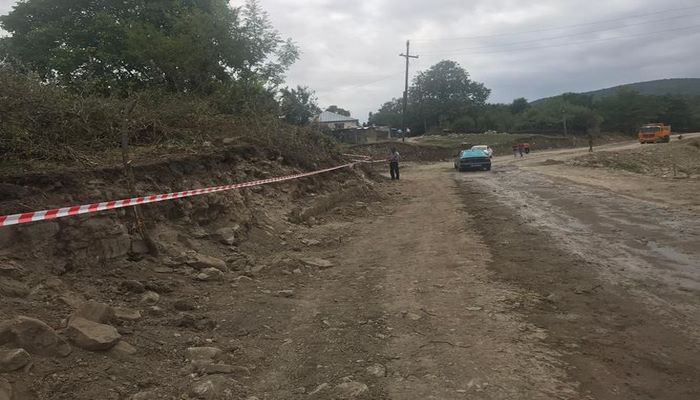 В Азербайджане во время строительства дороги обнаружены древние исторические памятники и образцы искусства