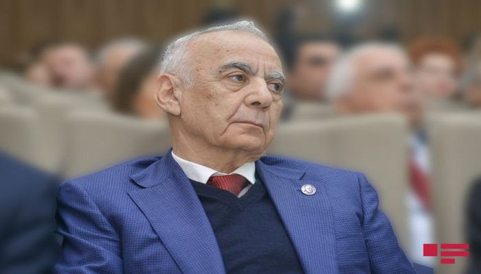 Xəyanətin astanasından xəyanətkarlığın zirvəsinə doğru - Hacıbala Abutalıbov Ramiz Mehdiyevdən yazır