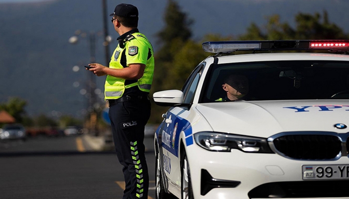 Yol polisinin qanuni tələbinə riayət etməyən sürücü həbs edilib